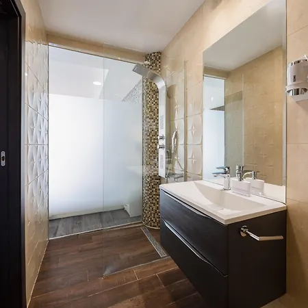 Epetium Luxury Apartment